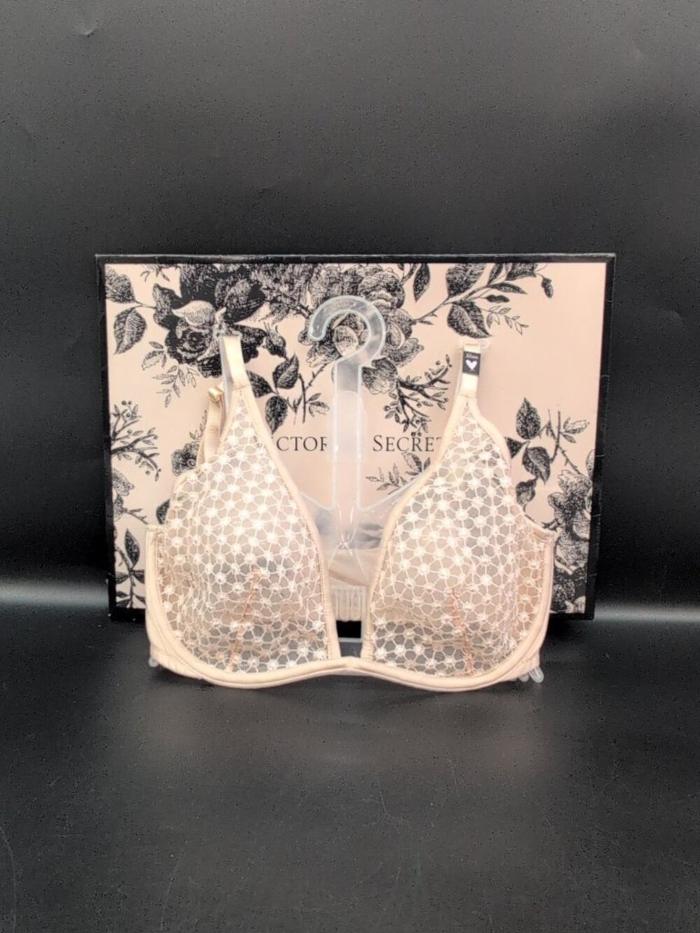 Victoria Secret Luxe Starburst Strappy Unlined Underwire Plunge Bra 32DD Beige